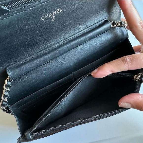 CHANEL BRILLIANT WOC - Picture 8 of 12